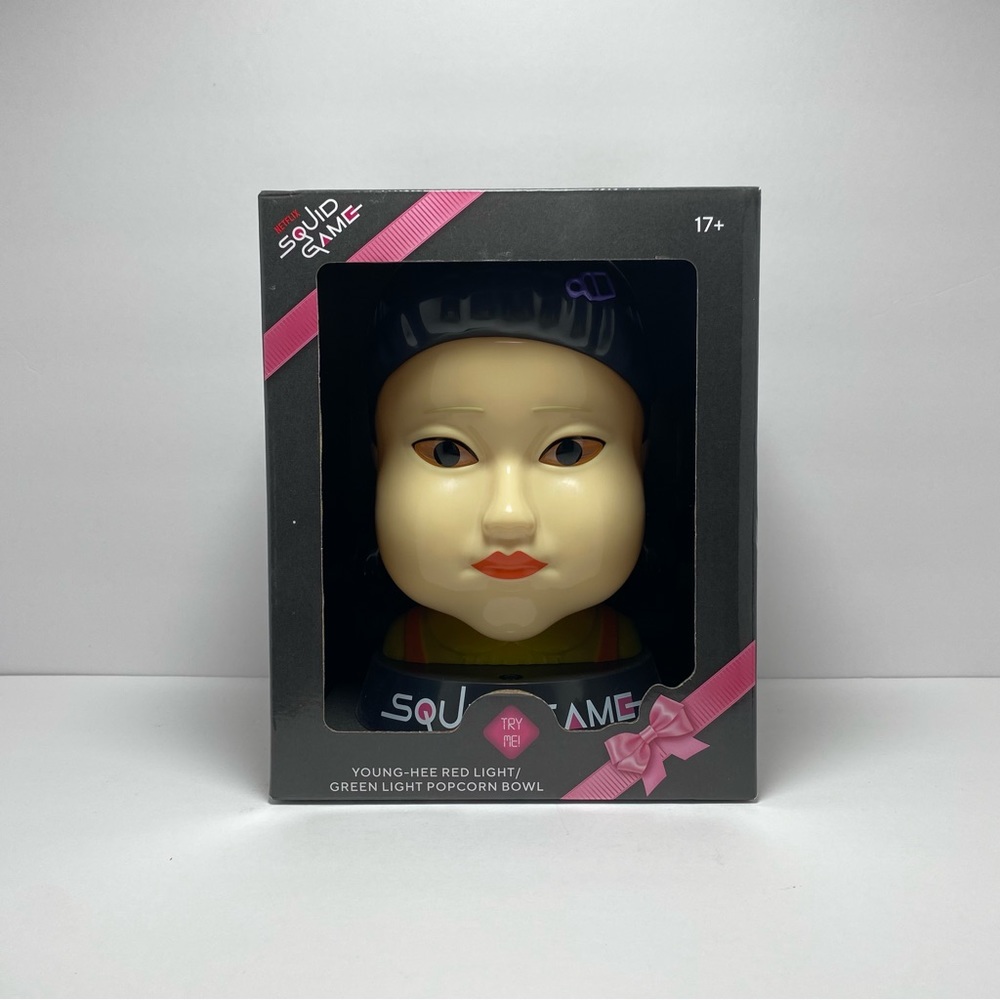 Netflix Squid Game Young-Hee Light up Eyes Red Light, Green Light-Sculpted Bowl
